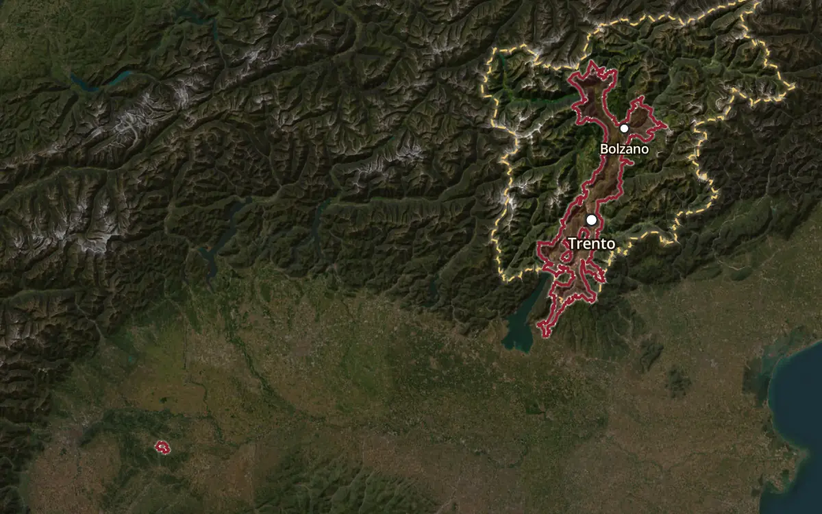 Map of the Valdadige / Etschtaler DOC production zone on satellite imagery
